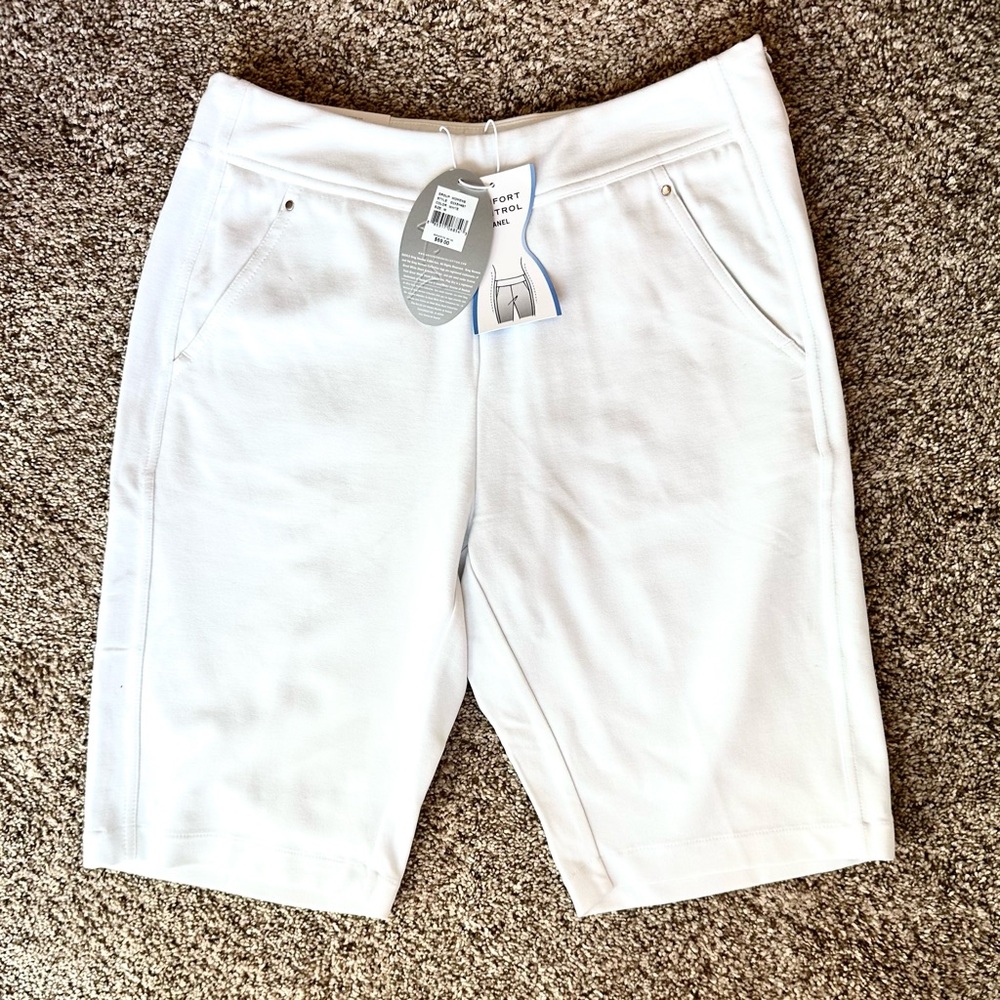NEW Greg Norman White Cream Bermuda golf Shorts Womens size Medium tummy control
